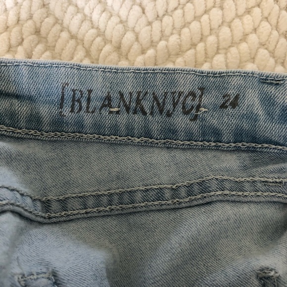 ❄️ Blank NYC Light Blue Wash Denim Skinny Jeans - Picture 4 of 9